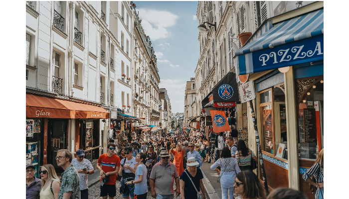Audio Service: Crowd on the street