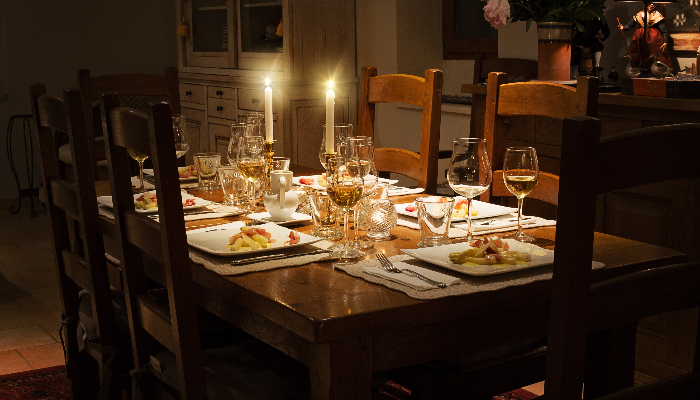 ReSound: A set dining table